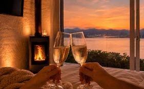 Romantic Cosy Fire-Place At Enso Botanico Boutique Villa, Kosmos